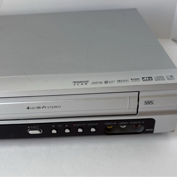Goldstar GBV441 VCR/DVD Combo  VHS Recorder & DVD Player (No Remote) Works! - Picture 3 of 12